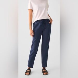 Faherty Women’s Essential Travel Pant, Navy, Medium